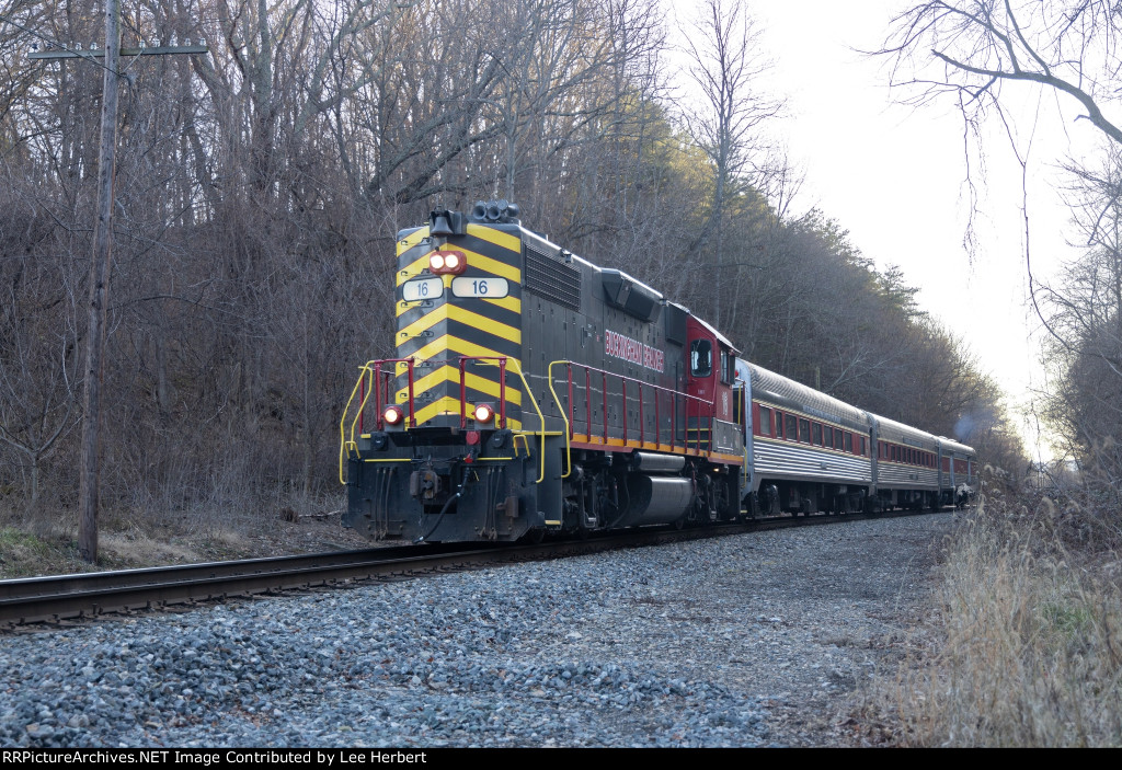 BB 16 running the late dinner train down the Blue Ridge Grade